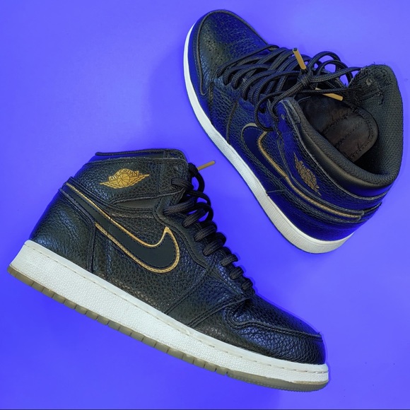 Jordan Shoes - Jordan Retro 1 High Black/Gold 🔥🔥🔥